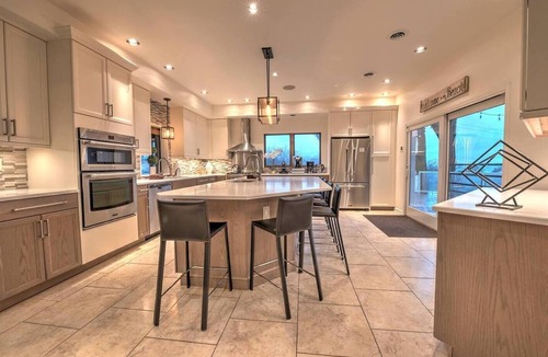 Miller Beach Villa | Beachfront Villa + Addition, Skyline views, Hot Tubs, Luxury Smart Home