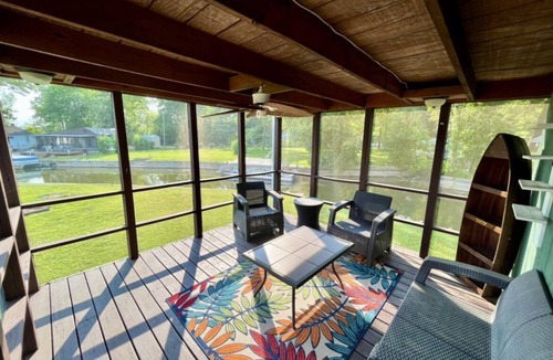 Brimfield House | Beautiful 2 bd 1bath Lake cottage. boat dock , fire pit, screened porch