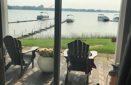 Whitmore Lake House | Beautiful 3-bedroom LAKEFRONT home near Ann Arbor