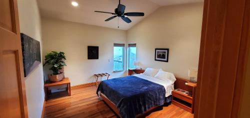 Deerfield House | Beautiful 4+ bed 3 bath Condo 20 minutes to Madison