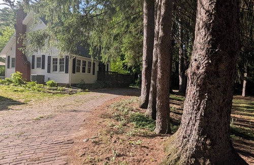 Niles House | Beautiful 4-bedroom historic home on 4-acre lot in Niles, close to Hwy 12