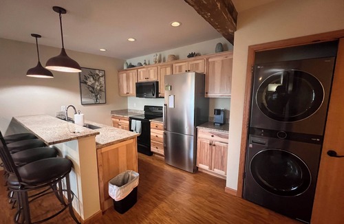 West Bend Apartment | Beautiful apartment overlooking Lake Wallace. Bring your boat!