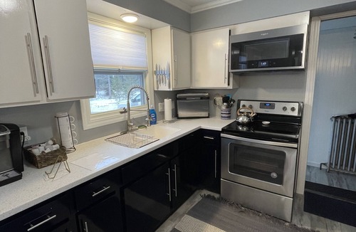 Upper Peninsula Michigan House | Beautiful Beach House on Lake Superior 15 min to downtown Marquette