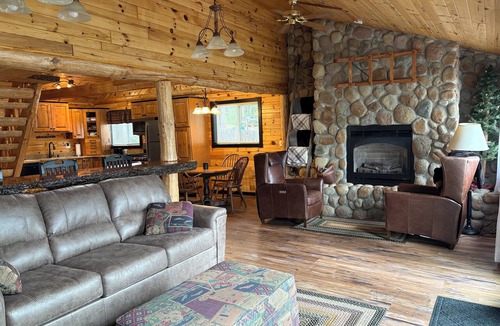 Kincheloe Cabin | Beautiful Cabin on private lake close to all the attractions in the Eastern UP!