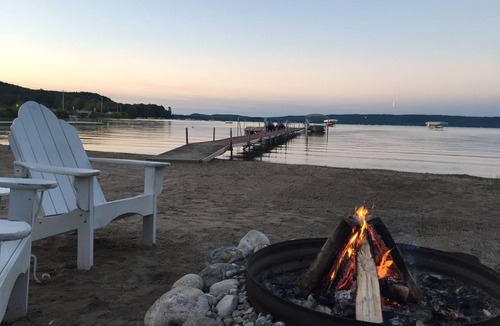 Glen Arbor Cottage | Beautiful Cottage With Sandy Beach Located On Big Glen Lake's South Side.