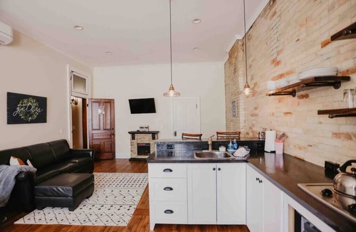 Clare Apartment | Beautiful Downtown Loft- West Suite