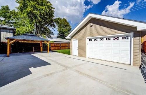 Bridgeview House | Beautiful home in Bridgeview!