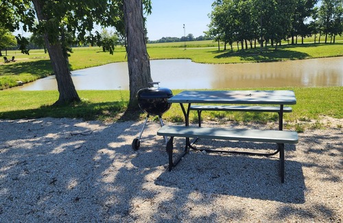 Lakewood RV Rental | BEAUTIFUL LAKE SHELBYVILLE CAMPING SITE ALONG SIDE STOCKED FISHING PONDS SITE#1