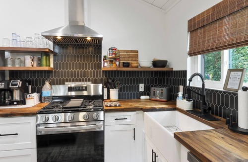 Elkhorn House | Beautiful new home in Elkhorn, at Lake Wandawega.