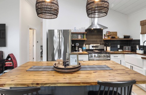 Elkhorn House | Beautiful new home in Elkhorn, at Lake Wandawega.