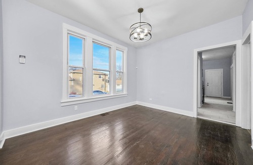 West Englewood House | Beautiful spacious 6-Bedroom Home with 2 Baths – Perfect for Large Families