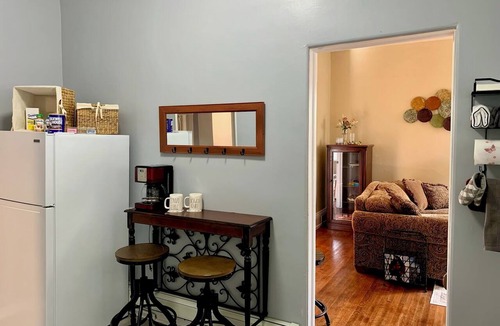 Bay City Apartment | Beautiful Victorian apartment near historic Midland Street