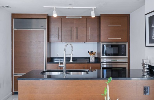 Brickell Condo | BEAUTIFUL Waterfront and City View 2BD ★39th Floor★Icon BRICKELL