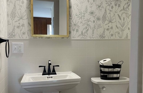 Georgetown Other | Beautifully Renovated Farmhouse - 1 mile from ND!