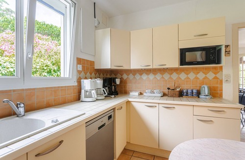 La Bree-les-Bains Bed & Breakfast | Bed and Breakfast 'Grillon' with Shared Terrace, Shared Garden and Wi-Fi