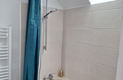 Nantes Erdre Bed & Breakfast | Bed and breakfast, Beaujoire district, Parc des Expositions, Parc Floral