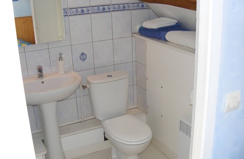 Courcemont Bed & Breakfast | Bed and Breakfast 'La Rivetière - Chambre Les Mésanges' with Shared Terrace, Shared Garden and Wi-Fi