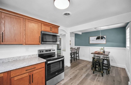 Elkhart House | Bella Vista Lake House – A Peaceful Waterfront Retreat on Scenic Heaton Lake