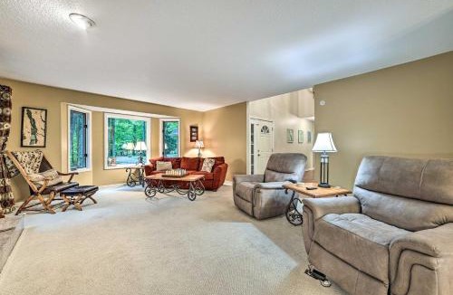 Mancelona House | Bellaire Ski Escape ~ 1 Mile to Schuss Mountain!