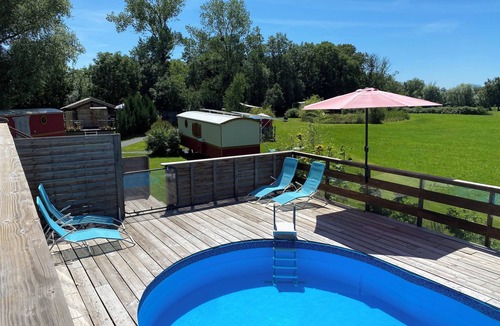Saint-Pardoux House | Belle Epoque Trailer of Saint-Pardoux 63440 2 places
