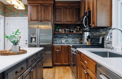 North Center Apartment | Berenice - The Grand Vic: Large 5BD/3BA Home (+Garage)