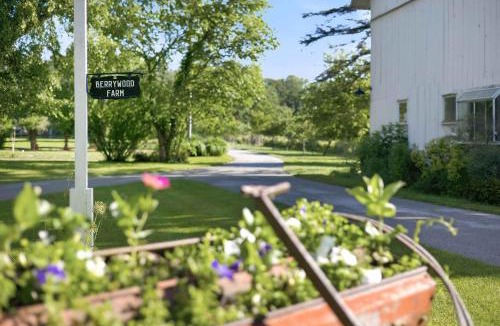 Three Oaks House | Berrywood Farmhouse