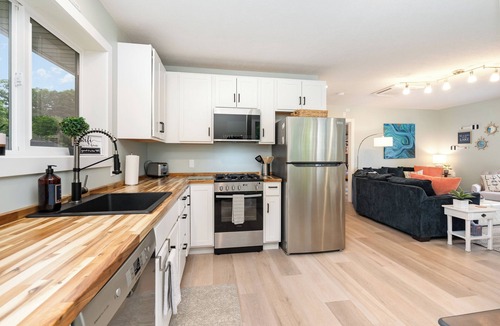 Beulah Apartment | Beulah Apartment with Scenic Lake Views, Just 5 Minutes Away from the Beach!