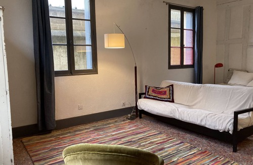 Cathedrale Apartment | BLANQUI-LOFT Large 1 room apartment in quiet area of Tours