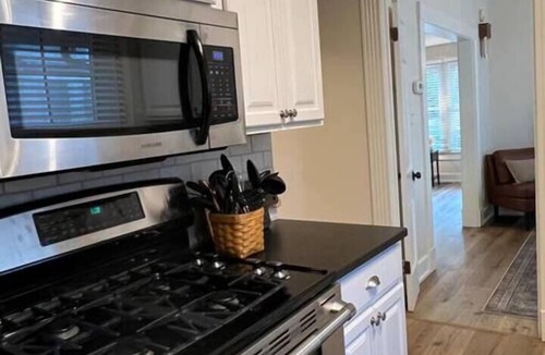 Owensboro House | Blue Moon Cottage: Historic Owensboro Home w/Large Pool, Music Room, Location!