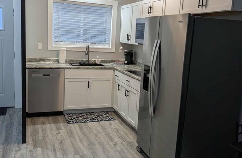 French Lick House | Blue Tin Inn - Charming 1-bedroom Shipping Container Home in French Lick
