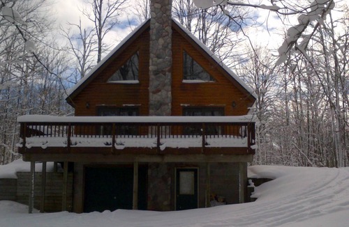 Elmira Ski Chalet | Book Your Summer & Fall Get-Away - Beautiful Scenic Cedar Chalet near Gaylord