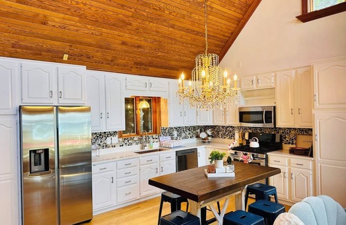 Shelby House | Boutique Lake Michigan Retreat with Private Sandy Frontage