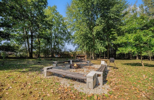 Bloomingdale House | Breathe & Unwind: Secluded Cabin 2BR- Near South Haven