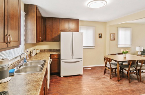 Waukegan House | Bright 3 bedroom Family Retreat With Fenced Yard!