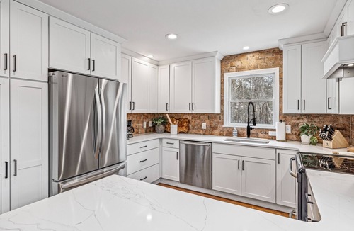 Ferrysburg House | Bright & Beautiful - Family-Friendly, Newly Renovated, Steps to the Shore!