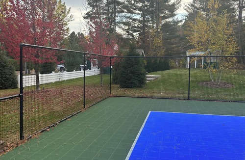 Silver Beach Cottage | Bright & Charming Lakefront Cottage on Mullett Lake with Pickleball