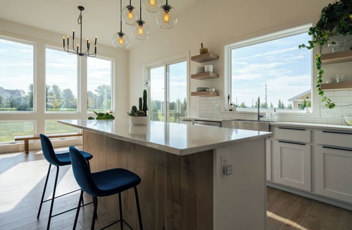 Sun Prairie House | Bright, modern & spacious 3-bedroom home with AC, WiFi in fantastic Sun Prairie