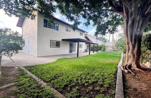 Orange House | Bright & Spacious 5BR Home Near Disneyland & Beaches w/Ample Parking & RV