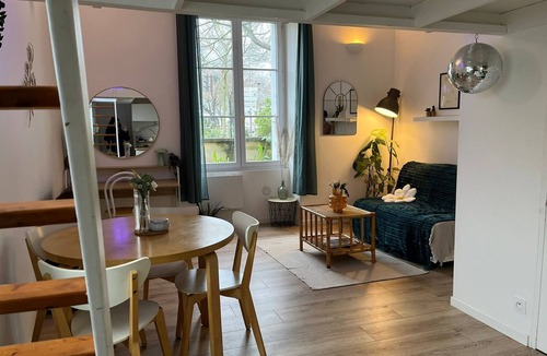 Ile de Nantes Palais des Congres Apartment | Bright studio apartment on the Île de Nantes