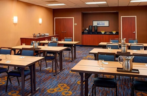 Auburn Hills Apartment | Budget-friendly Accommodation! Indoor Swimming Pool, Pets are Welcome!