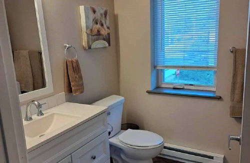 Burlington Apartment | Burlington Getaway blocks from downtown, Echo Lake, min's frm Lake Geneva & Milw
