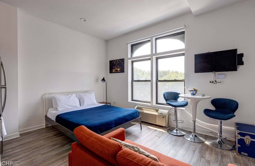 River West Apartment | Cabin 307 by 747 Lofts