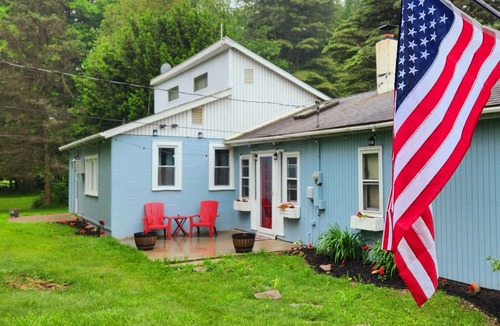Port Sanilac Cabin | Cabin On 10 Wooded Acres. Walk to Lake Huron beach. Port-Sanilac, Lexington