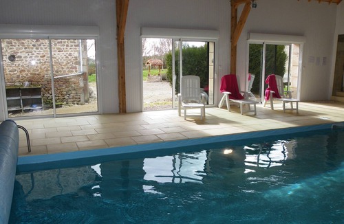 Saint-Sulpice-les-Feuilles House | Calme et Detente AU Bord DE LA Piscine