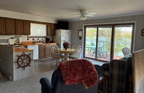 Elmira Cottage | Captain Fran's : Swim, Paddle & Relax on Huffman Lake