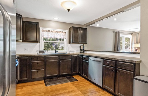 Spring Lake House | Captain's Corner | Walk to Beach, Relax by the Lake