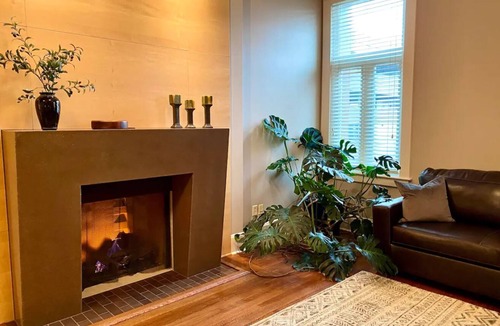 Downtown Hotel | Casa Urbana - Restored Hotel right in the heart of downtown!