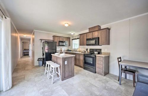 Cassopolis House | Cassopolis Cabin w/Lake & Fishing Access!