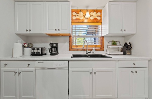 Carp Lake House | Cecil Bay Getaway : Family Summer Escape | Wilderness & Beach Fun- No A/C