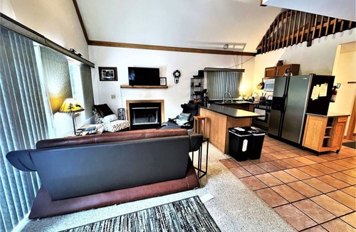 Park Falls Cabin | Cedar Lodge - Located on te Shores of the Flambeau River!